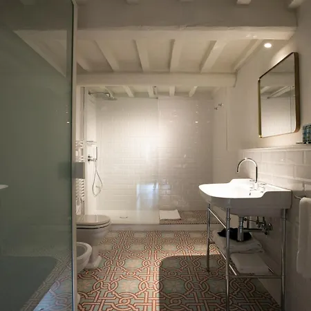 Luxury With View On Piazza Pitti - *